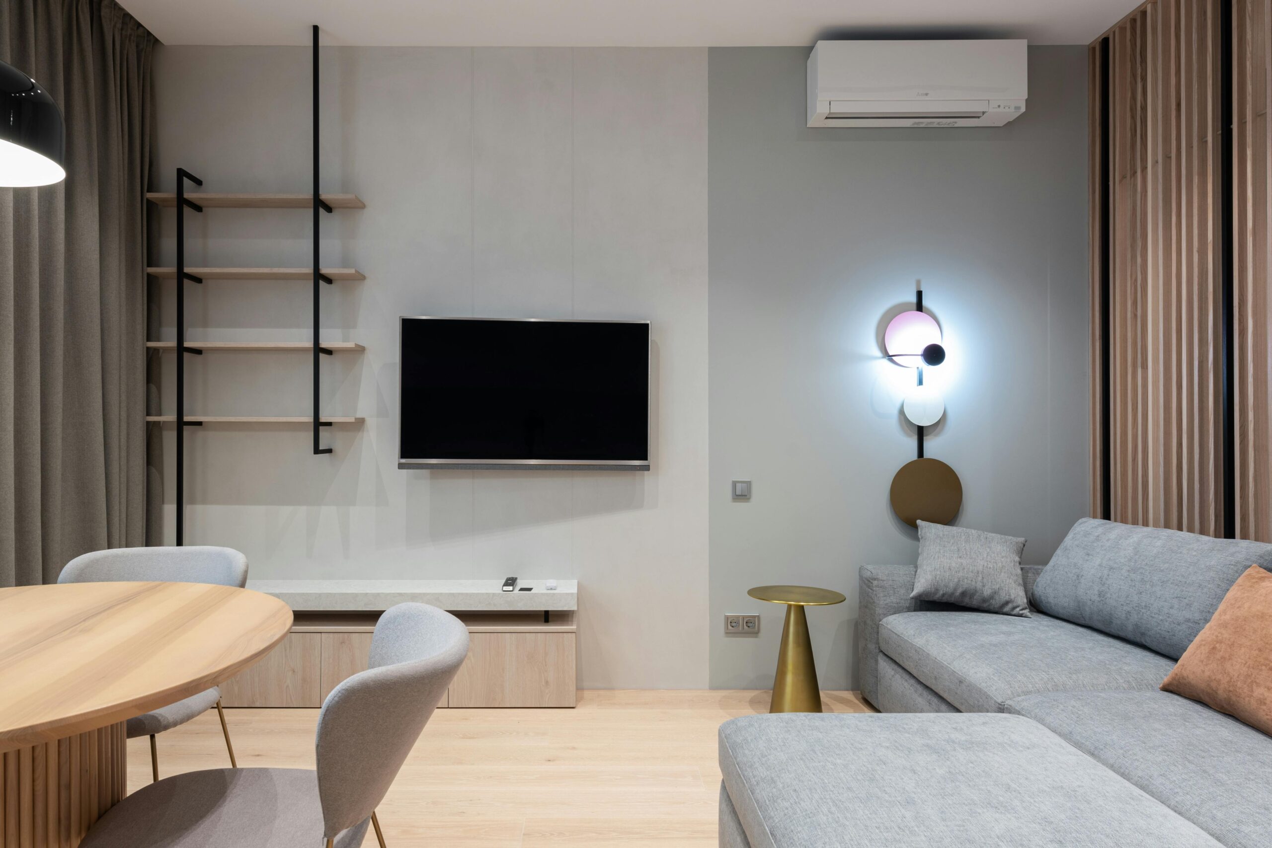 TV mounting in Ocklawaha FL living room installation